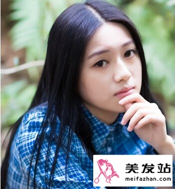 校园女生发型精选 长直发清纯惹人爱