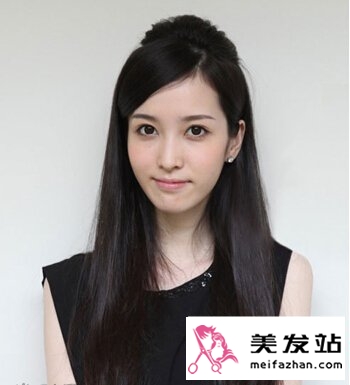 校园女生发型精选 长直发清纯惹人爱