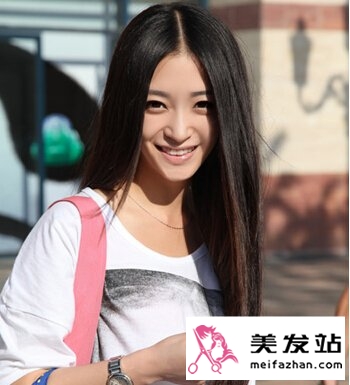 校园女生发型精选 长直发清纯惹人爱