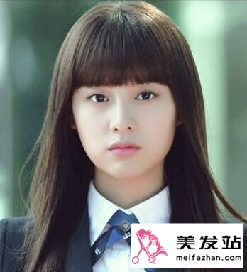 校园女生发型精选 长直发清纯惹人爱