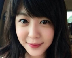 菱形脸中长发女生发型 时尚卷发修颜显气质