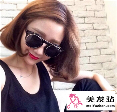 2015最新偏分中分无刘海短发发型 可爱性感的知性女神