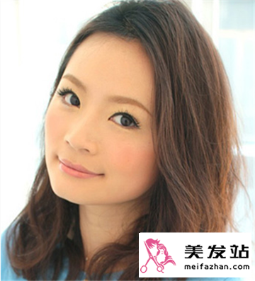 乖巧甜美棕色染发 靓丽彰显整个精彩人生