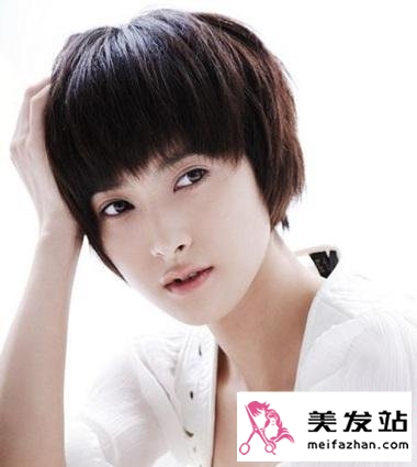 时尚短发，让你看起来既帅气又不失女人味