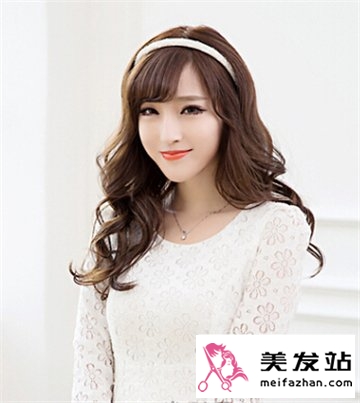2015最新浪漫女生长卷发发型 可爱靓丽大方