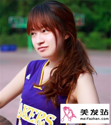 热荐圆脸妹子适合的发型 打造小脸发型集锦