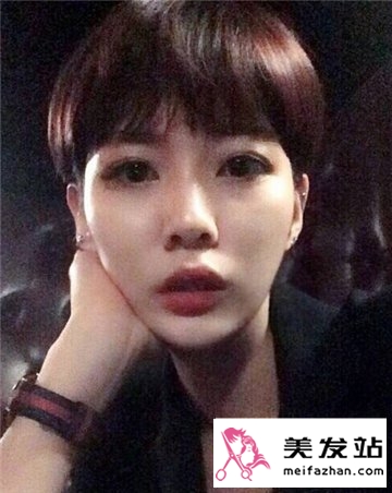 2015最新流行女生短发发型 清爽利落气质迷人