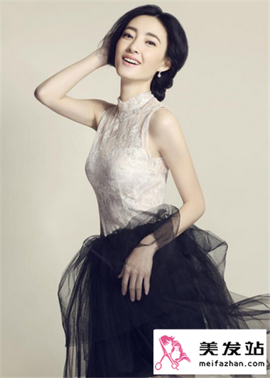 全民女神王丽坤发型优雅 打造不一样的婚纱大片