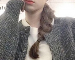 姑娘经典麻花辫扎发发型 复古的俊俏显嫩扎发