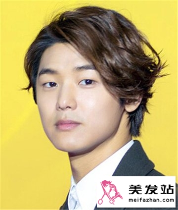 韩式男生清新短发发型 玉树临风的发型