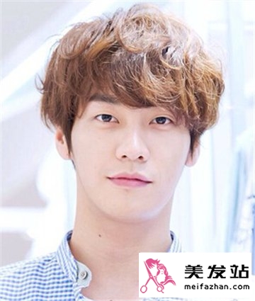 韩式男生清新短发发型 玉树临风的发型