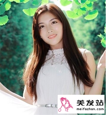 女生清纯温柔的长直发发型 含羞仪态万千