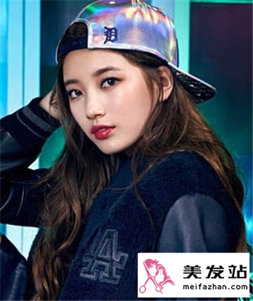 大脸妹子们适合什么发型呢 烫卷发发型让你散发最美容颜