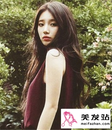大脸妹子们适合什么发型呢 烫卷发发型让你散发最美容颜