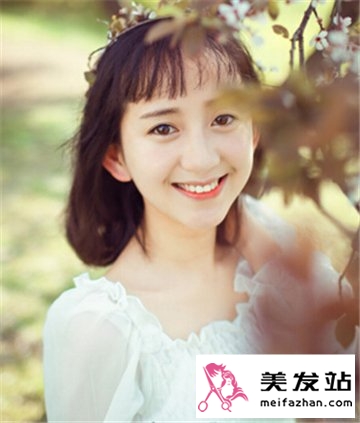 热荐女生清爽气质中短发发型 韩范十足的齐肩短发