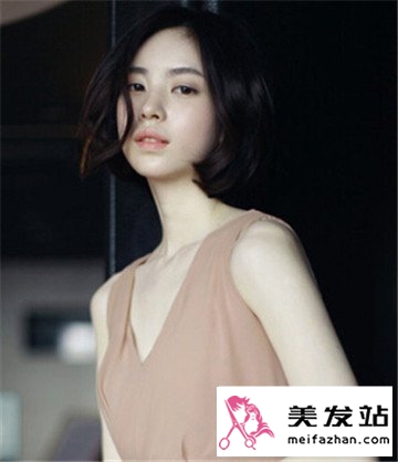 2015韩式女生短发发型 甜美时尚又减龄