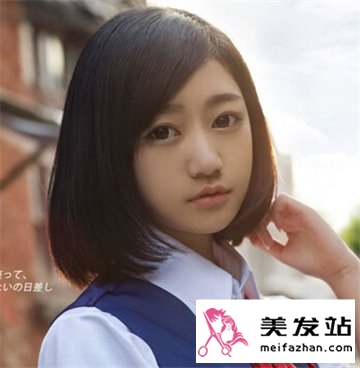 校园女生甜美发型图片赏析 散发清新文艺气息十分抢眼