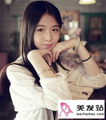 校园女生甜美发型图片赏析 散发清新文艺气息十分抢眼