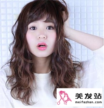 女生刘海发型图片 尽显别致时尚气质感