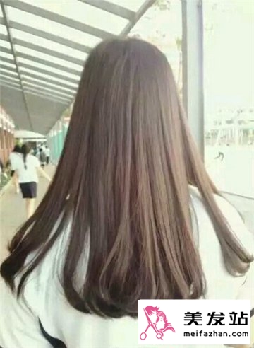 女生气质中长发发型 浪漫魅力无法阻挡