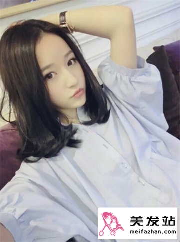 女生气质中长发发型 浪漫魅力无法阻挡