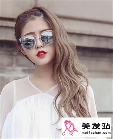 潮流女性烫发发型 凸显最优美姣好的女生发风
