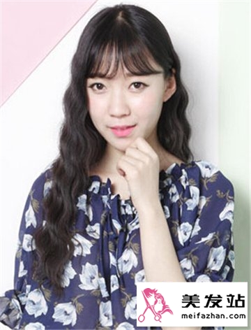 潮流女性烫发发型 凸显最优美姣好的女生发风