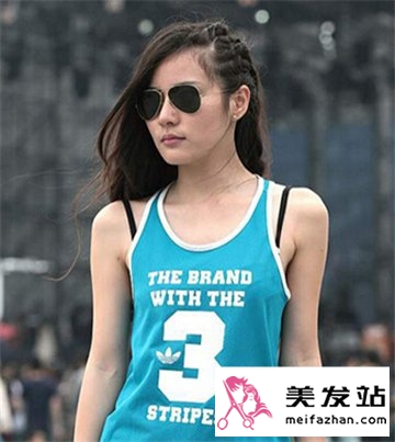 夏日街头潮范十足的女生造型图片 十分亮眼抢镜