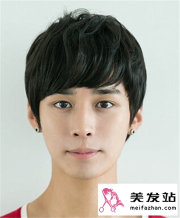 最新韩式男生魅力大增的发型 超具有气质的发型