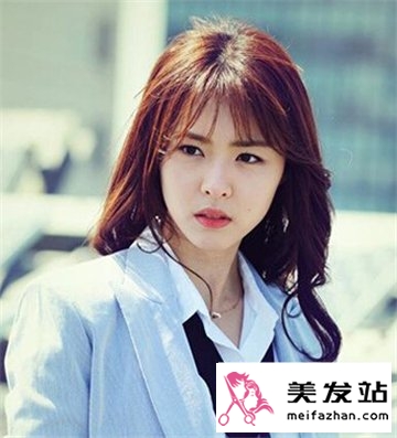 韩式女生烫卷发发型 大方温婉儒雅魅力丛生