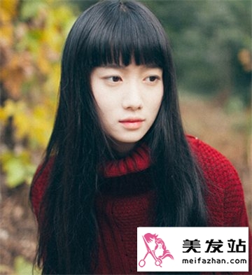 少女清新甜美发型图片赏析 自然黑色发丝依旧最抢眼