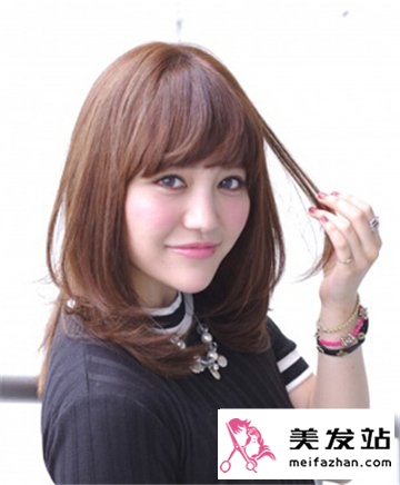 女生清新卷发发型 彰显浪漫活力的卷发魅力