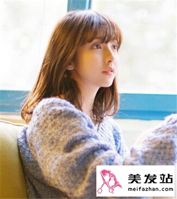 2015年气质女生百变烫发发型 彰显无比的时尚气质