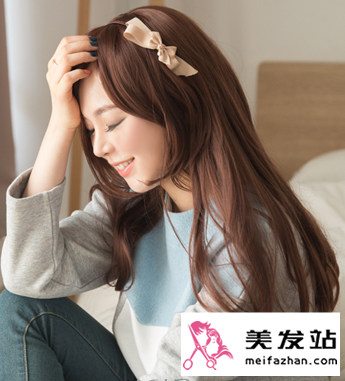 时尚发型与头饰搭配 清甜动人可爱满分