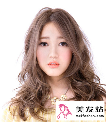 最新时尚卷发发型 唯美浪漫甜美动人