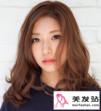 最新时尚卷发发型 唯美浪漫甜美动人