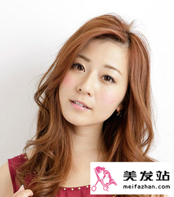 最新时尚卷发发型 唯美浪漫甜美动人