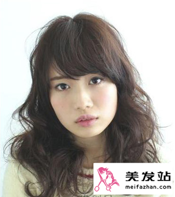 最新时尚卷发发型 唯美浪漫甜美动人