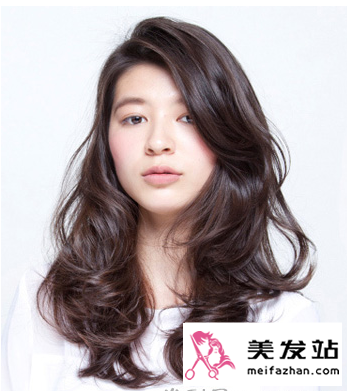 最新时尚卷发发型 唯美浪漫甜美动人