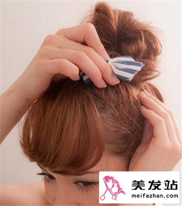 简单花苞头扎法图解 既清爽大方又甜美动人