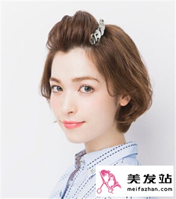 女生露额头扎发发型图片 既清爽甜美又显俏皮活力感