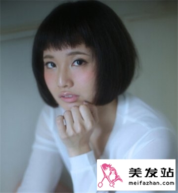 波波头短发发型图片欣赏 短发直发发型清新甜美又时尚