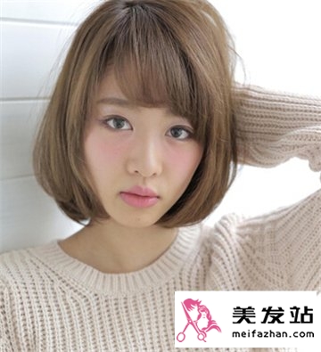 波波头短发发型图片欣赏 短发直发发型清新甜美又时尚