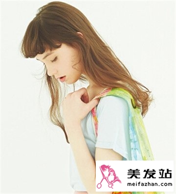 女生可爱时尚的发型设计 百变造型清新甜美靓丽吸睛