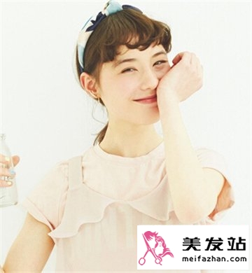 女生可爱时尚的发型设计 百变造型清新甜美靓丽吸睛
