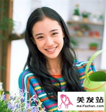 女生可爱时尚的发型设计 百变造型清新甜美靓丽吸睛