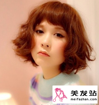 时尚烫发造型图片 甜美可人显气质