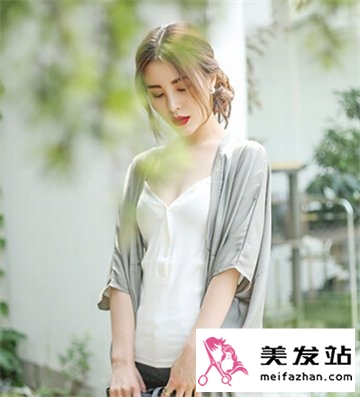 最新夏季简单扎发发型图片 甜美可爱清爽吸睛