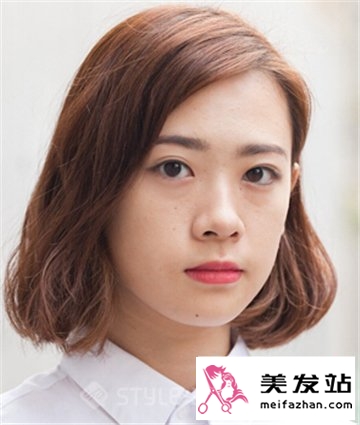日韩短卷发发型图片