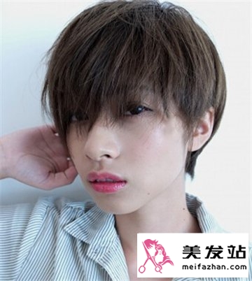 长脸女生适合的短发发型